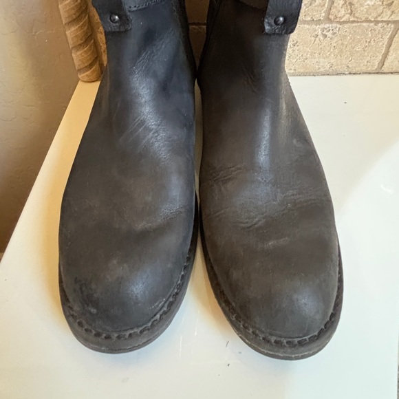 Clarks Black Leather Ankle Boots with Buckle Detail Women’s 7E Goth Grunge 90s - Picture 2 of 7